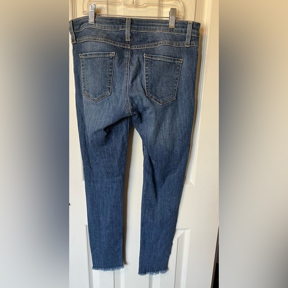 Old Navy “The Flirt” 6 Short - Picture 4 of 9